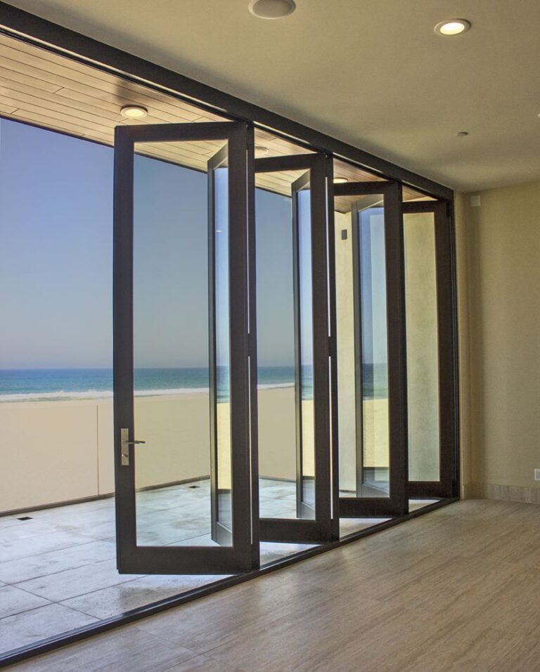 الأبواب الفولدنج تعرف على مميزاتها وعيوبها مع شركة ماستر للابواب والشبابيك upvc