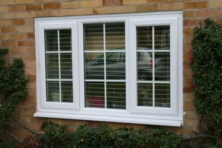 الفرق بين الستارة البلاك أوت وشيش الحصيرة – دليل شركة ماستر للأبواب والنوافذ upvc لاختيار الأنسب لك