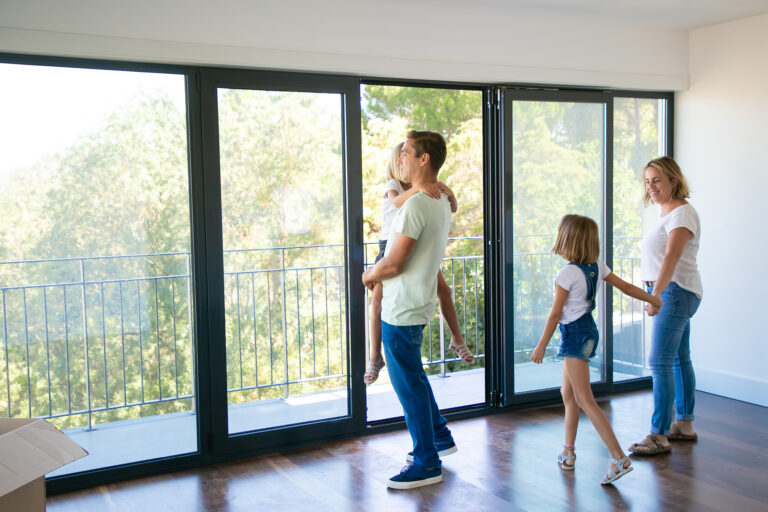 لماذا تختار أبواب ونوافذ UPVC؟ دليل شامل لفوائد التصميم، الشكل، والوظيفة